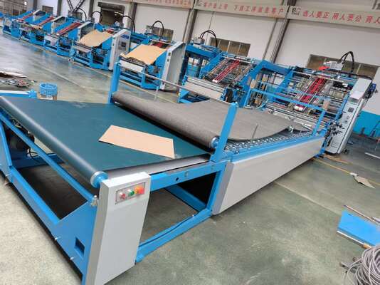 Mesin Laminator Flute Otomatis Dibangun untuk Mendukung Laminasi High Speed Corrugated Paperboard dan Litho Laminating Tasks