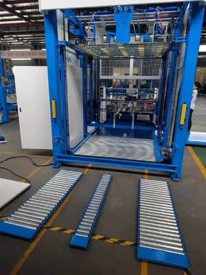 Mesin Penumpuk Flip Flop Otomatis Mengintegrasikan Meja Kertas Lambat Dan Komponen Sistem Untuk Laminator Alur Memutar Dan Menumpuk Dalam Produksi Kemasan