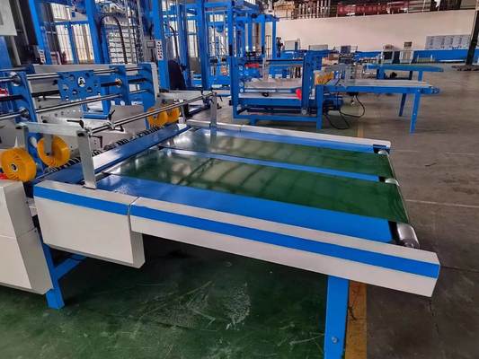 Mesin Penumpuk Flip Flop Otomatis Mengintegrasikan Meja Kertas Lambat Dan Komponen Sistem Untuk Laminator Alur Memutar Dan Menumpuk Dalam Produksi Kemasan