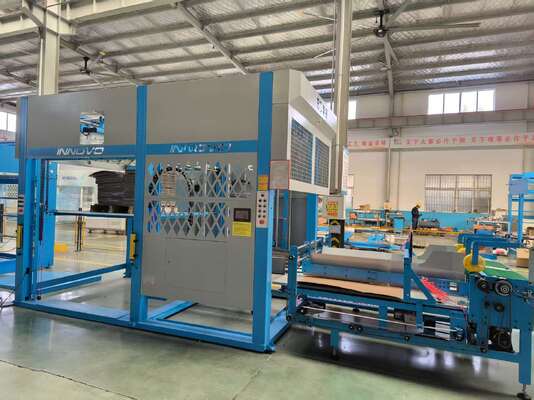 Mesin Penumpuk Flip Flop Otomatis Mengintegrasikan Meja Kertas Lambat Dan Komponen Sistem Untuk Laminator Alur Memutar Dan Menumpuk Dalam Produksi Kemasan