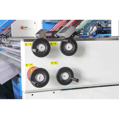 Mesin Laminasi Flute Sepenuhnya Otomatis Presisi Tinggi 2200mm Untuk Menempelkan Karton Dan Karton Bergelombang