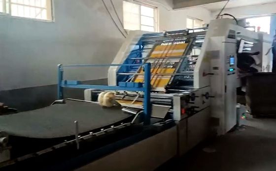 Mesin Laminating Flute Pemasangan Kertas Karton Bergelombang Otomatis